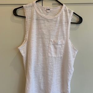 Summer sleeveless T